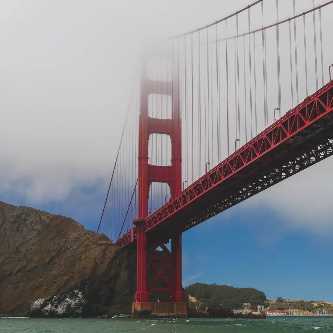Photographie par Tom Darondovas, Golden Bridge